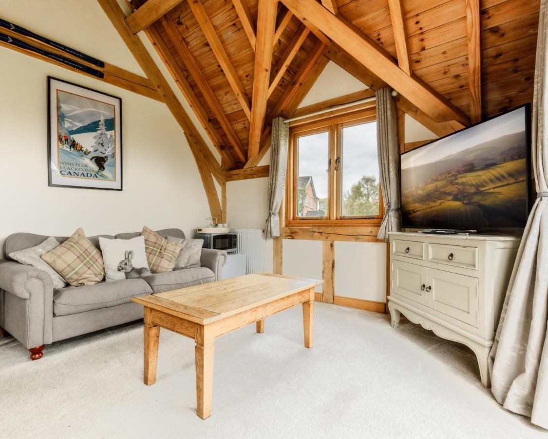 Oak Mead Villa Wrexham Ruang foto