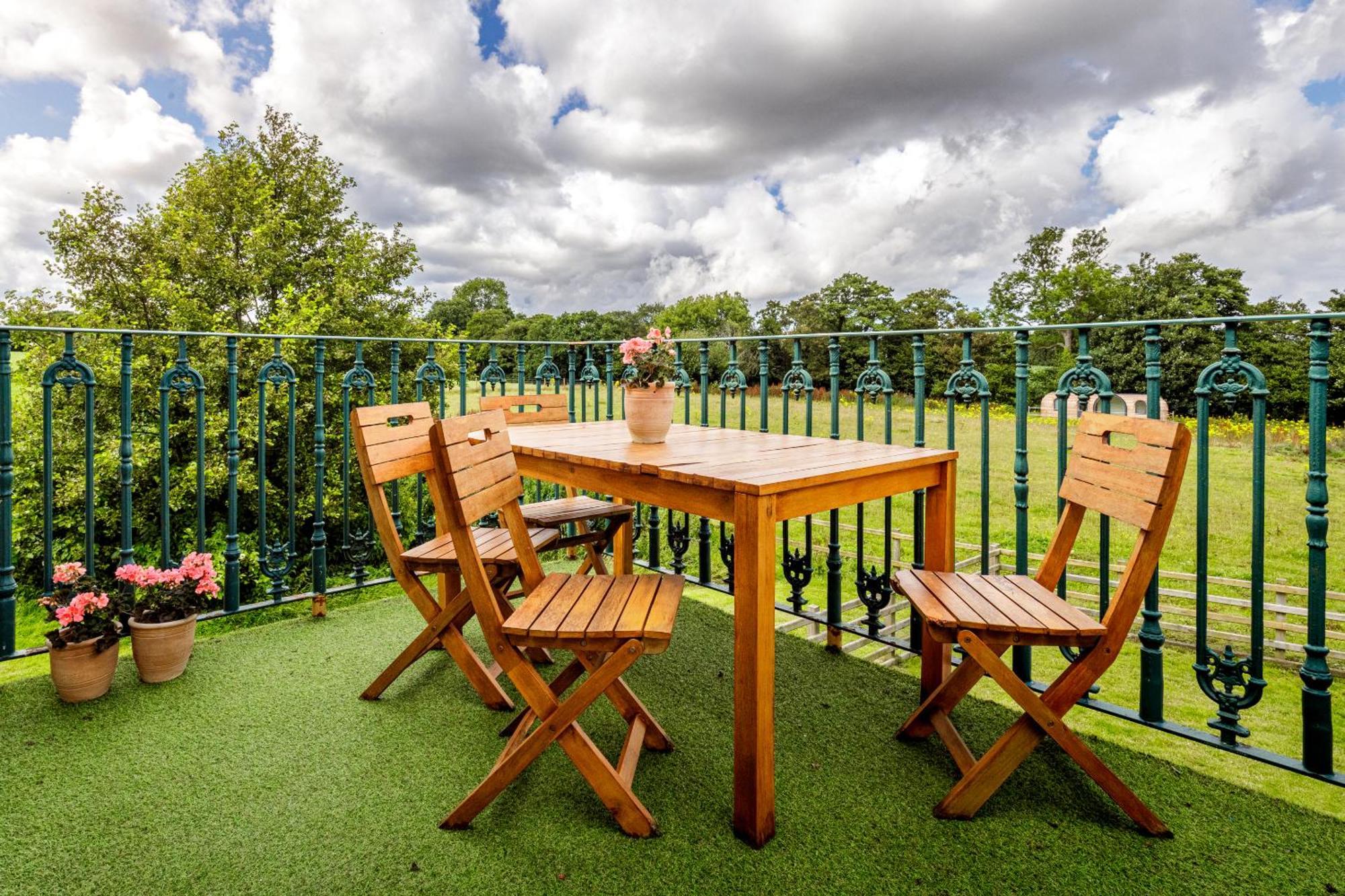 Oak Mead Villa Wrexham Ruang foto